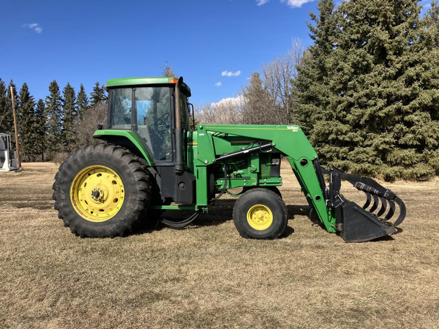 1992 John Deere 2WD Loader Tractor 7800 in Farming Equipment in Regina - Image 4