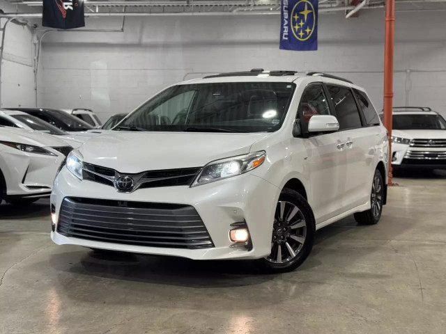 2020 TOYOTA Sienna XLE in Cars & Trucks in City of Montréal - Image 2