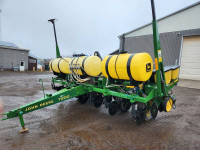 John Deere 7200 Planter