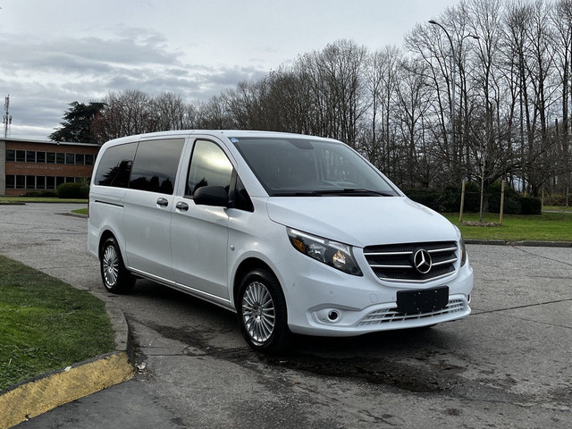 2018 Mercedes-Benz Metris Passenger Van 8 Passenger in Cars & Trucks in Delta/Surrey/Langley