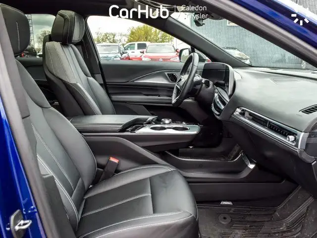 2024 Cadillac LYRIQ Tech Pano Sunroof 33Display Blind Spot Navi in Cars & Trucks in Mississauga / Peel Region - Image 49