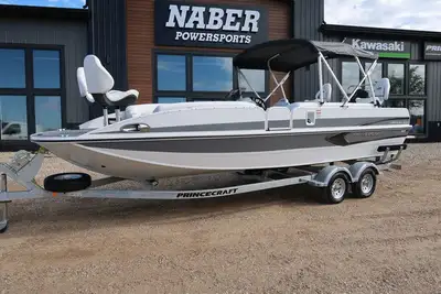 2024 Princecraft Ventura 224 Special Features Include: - Mercury 200 XL V6 4S Mech - Vengeance stain...