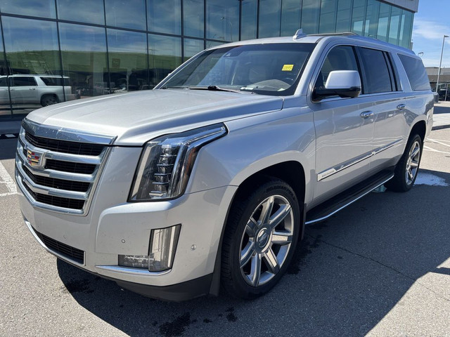 2017 Cadillac Escalade Luxury AWD | Accident Free Carfax | Sunro in Cars & Trucks in Calgary - Image 2