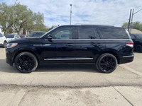 **WE WILL BEAT ANY DEALER IN THE CITY** Infinite Black Metallic Clearcoat 2024 Lincoln Navigator Res... (image 1)