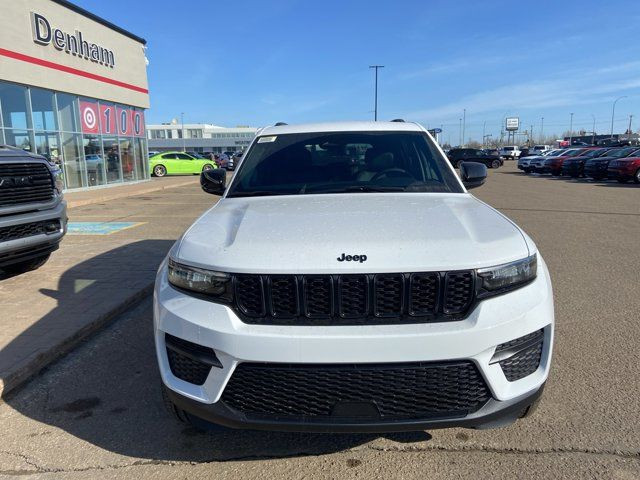 2025 Jeep Grand Cherokee Altitude in Cars & Trucks in Lloydminster - Image 2