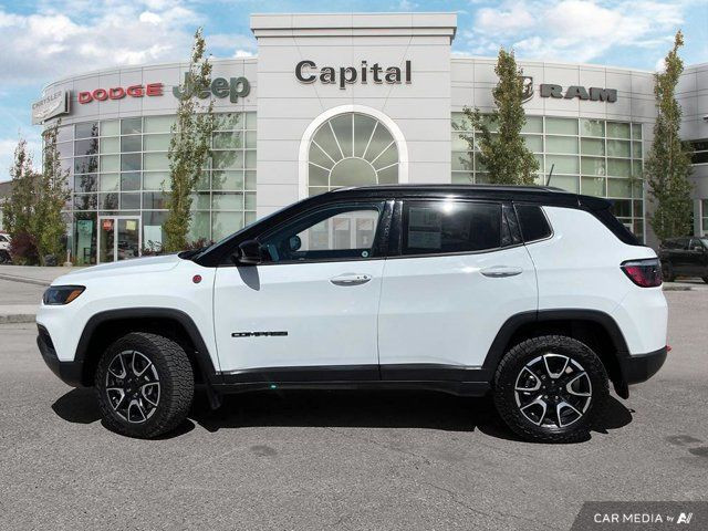 2024 Jeep Compass Trailhawk | Sun, Sound & NAV Group dans Autos et camions  à Ville d’Edmonton - Image 2