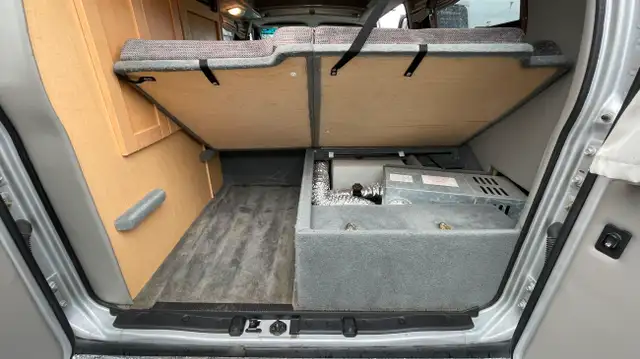 2002 PLEASURE-WAY TRAVERSE in RVs & Motorhomes in Victoria - Image 11