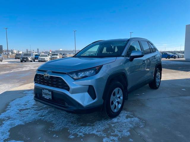  2020 Toyota RAV4 LE AWD | LOW KMS | ACCIDENT FREE in Cars & Trucks in Winnipeg - Image 3