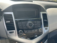 IIHS Top Safety Pick. Only 150,963 Miles! This Chevrolet Cruze delivers a Gas I4 1.8L/110 engine pow... (image 5)