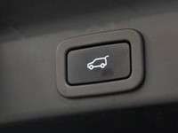 This beautiful 2021 Jaguar F-Pace P400 is a Canadian vehicle with a clean CARFAX report. A stunning... (image 8)
