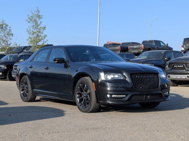 2023 Chrysler 300 S AWD- SRT Appearance- Comfort Grp- Safety in Cars & Trucks in Calgary - Image 2