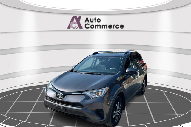 2016 Toyota RAV4 LE dans Autos et camions  à Ville de Montréal
