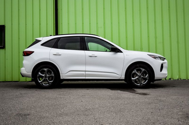 2023 Ford Escape ST-Line AWD - Remote Start - Heated Seats in Cars & Trucks in Ottawa - Image 2