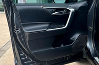 FINANCE OR LEASE PURCHASE PRICE: $31,000 + HST + Finance/Lease Fee + Licensing CASH PRICE: $33,000 +... (image 7)
