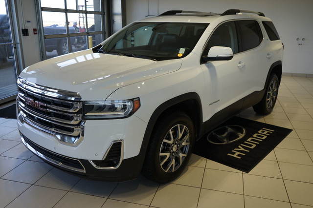 2022 GMC Acadia SLT in Cars & Trucks in Edmonton