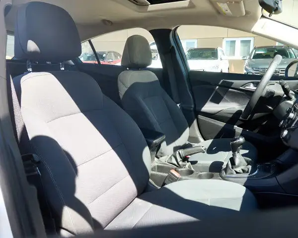 2018 Chevrolet Cruze LT | Sunroof | Backup Cam | Blindspot in Cars & Trucks in Edmonton - Image 22