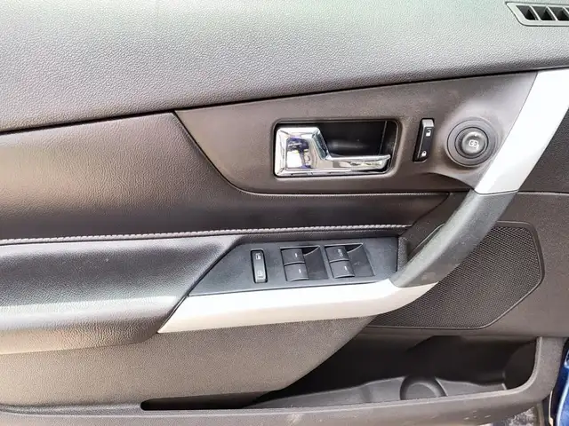 2011 FORD EDGE SPORT UTILITY AWD in Cars & Trucks in Stratford - Image 11