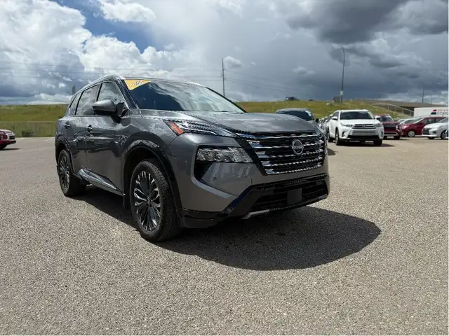 2024 Nissan Rogue AWD Platinum in Cars & Trucks in Calgary - Image 4