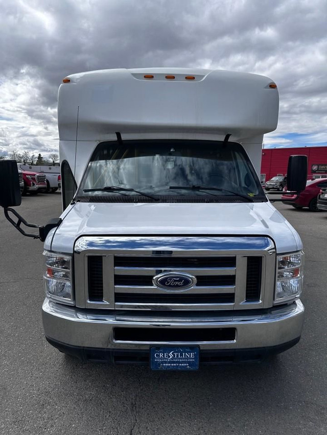 2019 Ford E-450 Cutaway 6.8L 10CYL | WHEELCHAIR ACCESSIBLE |... in Cars & Trucks in Lethbridge - Image 2