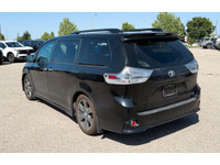 2017 Toyota Sienna SE 8 Passenger | FWD | CD Player | AM/FM Radio | Value Pricing ONE OWNER, **MARKE... (image 5)
