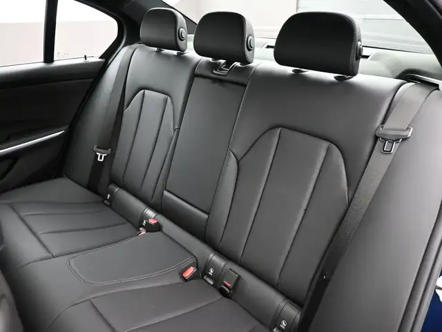 2022 BMW 3 Series 330e x-DRIVE PREMIUM ESSENTIAL PACKAGE, MOONRO dans Autos et camions dans Ville d’Halifax - Image 21