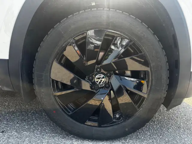 2024 Volkswagen Atlas Cross Sport 2.0 TSI Comfortline in Cars & Trucks in Markham / York Region - Image 3