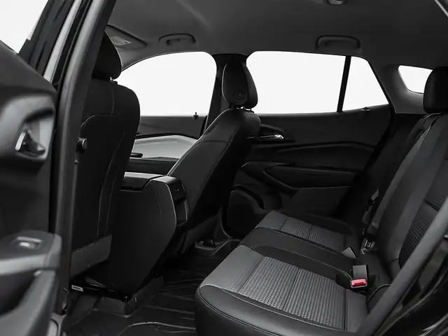 2025 Chevrolet Trax LT in Cars & Trucks in City of Montréal - Image 18