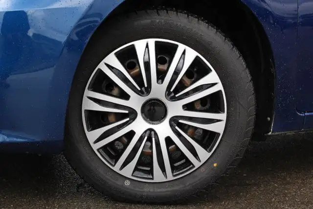 2019 Nissan Sentra in Cars & Trucks in Calgary - Image 12