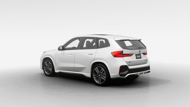 2025 BMW X1 xDrive28i in Cars & Trucks in Laval / North Shore - Image 2