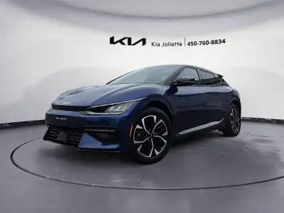 Véhicule très bien équipé avec Système de navigation, Intérieur en cuir, Apple Carplay/Android Auto,...