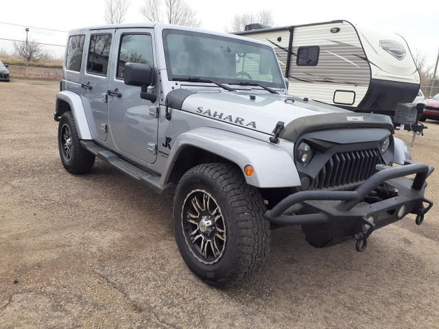  2014 Jeep Wrangler Sahara unlimited HT 4x4 dans Autos et camions  à Ville d’Edmonton