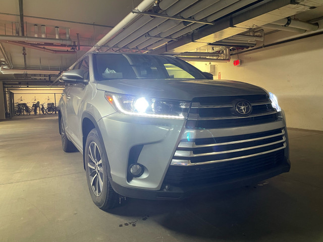 2018 Toyota Highlander XLE in Cars & Trucks in Calgary - Image 2