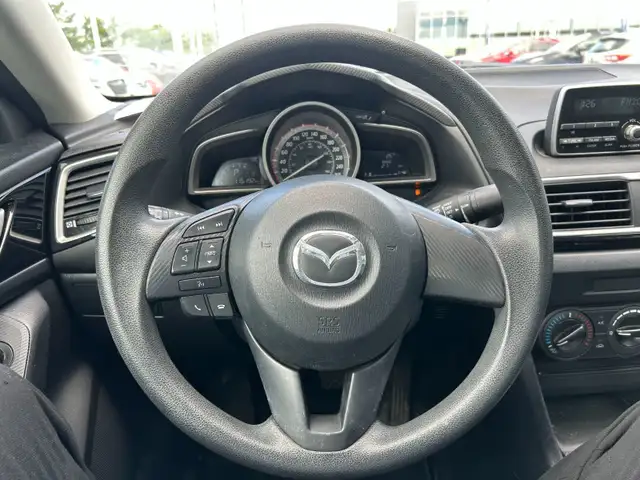 2015 Mazda Mazda3 GX | Économique | Climatiseur | Bluetooth | Ma in Cars & Trucks in City of Montréal - Image 13