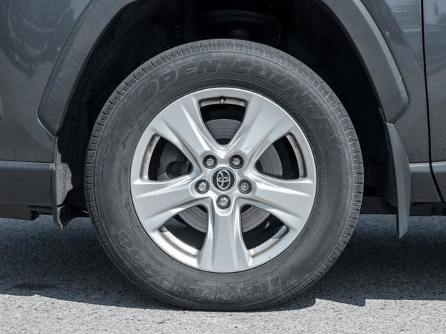 2020 Toyota RAV4 XLE in Cars & Trucks in Markham / York Region - Image 4