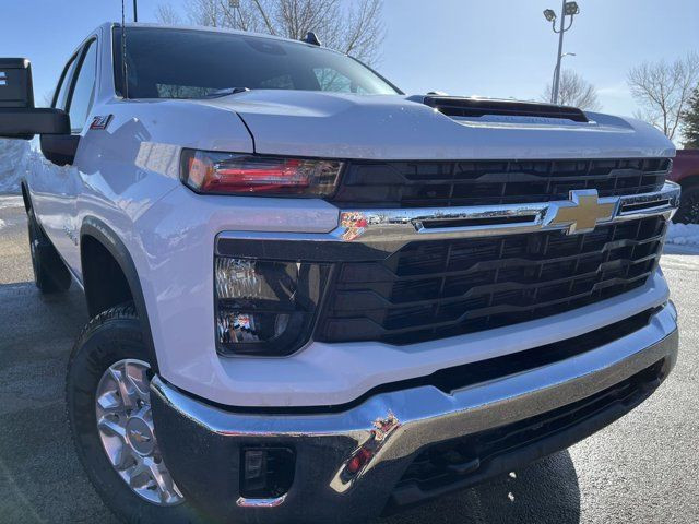 2024 Chevrolet Silverado 2500HD LT in Cars & Trucks in Edmonton - Image 2