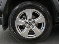FEATURES OF THE RAV4 XLE AWD »» All-wheel drive for enhanced traction »» Automatic transmission for... (image 8)