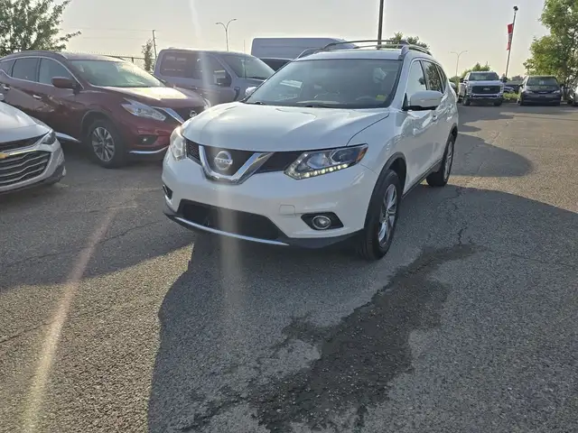 2014 Nissan Rogue SL AWD | HEATED LEATHER | SUNROOF | NAV in Cars & Trucks in Calgary - Image 4
