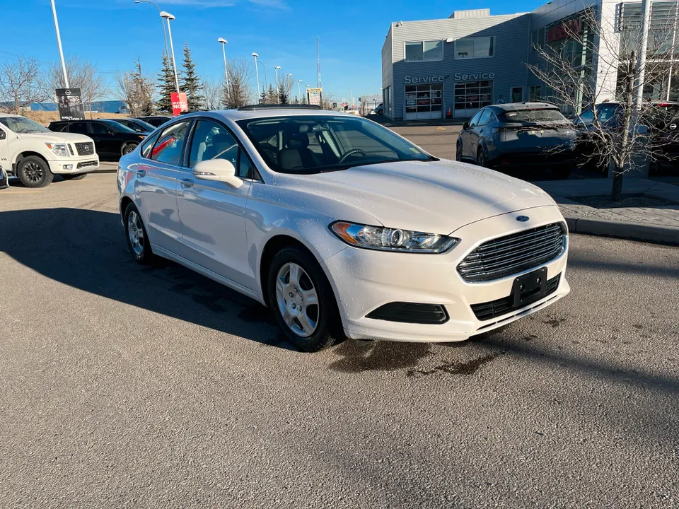 2013 Ford Fusion SE - 2 Sets of Tires!