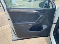 Humberview Volkswagen on the Queensway This Certified Pre-Owned 2022 Volkswagen Tiguan Comfortline 4... (image 9)