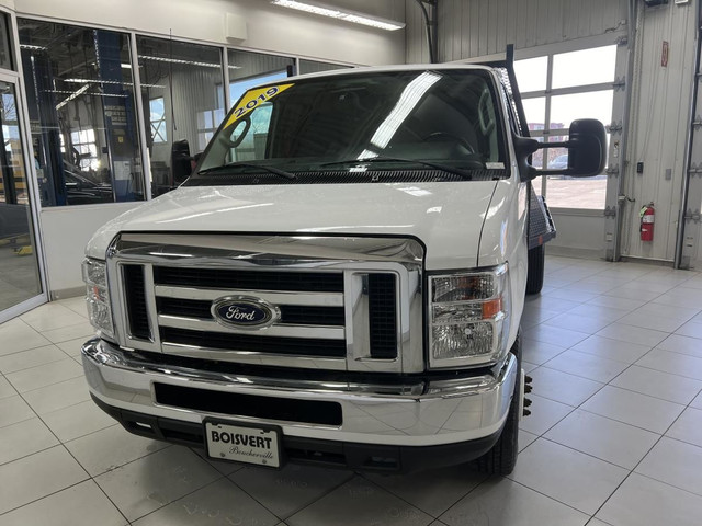 Ford E-Series Cutaway E-350 138 PO PLATFORME 12 PIEDS PAR 8 PIED in Cars & Trucks in Longueuil / South Shore - Image 3