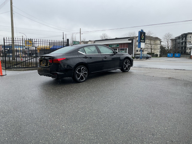 2024 NISSAN ALTIMA in Cars & Trucks in Delta/Surrey/Langley - Image 4