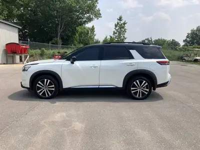 2024 Nissan Pathfinder Platinum 4WD | Remote Start | Leather, View more