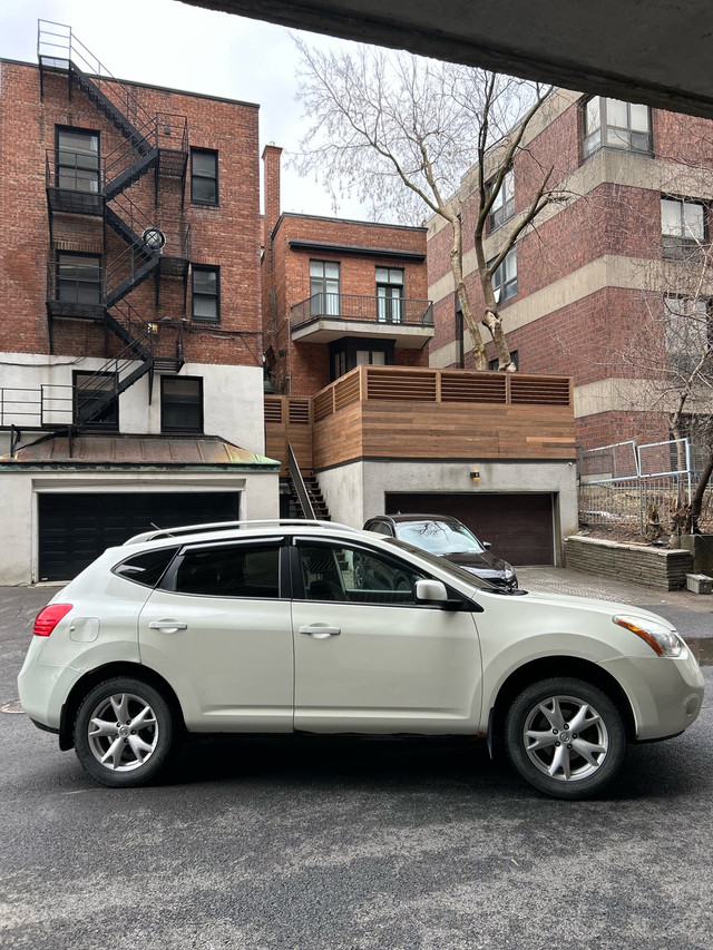 2009 Nissan Rogue SL in Cars & Trucks in City of Montréal - Image 2