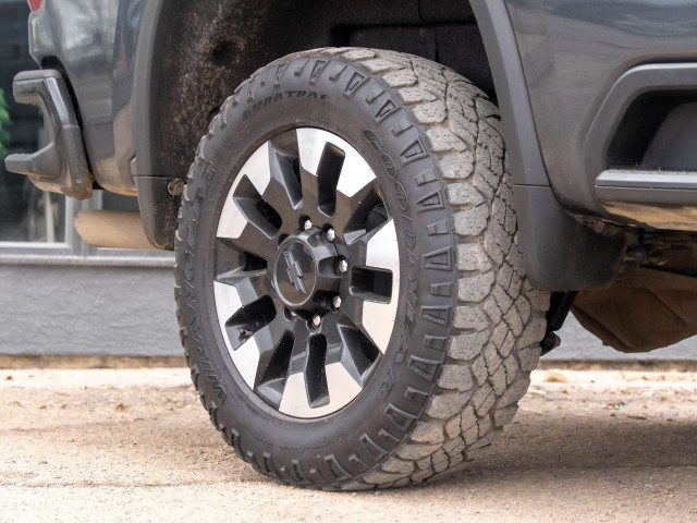 2020 Chevrolet Silverado 2500 4WD Crew Cab Custom in Cars & Trucks in Saskatoon - Image 3
