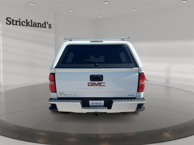 2017 GMC SIERRA 1500 SLE 4X4 CREW CAB in Cars & Trucks in Stratford - Image 4