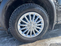 Le Nissan Rogue SV 2023 est un VUS compact polyvalent qui séduit par son équilibre entre confort, te... (image 9)