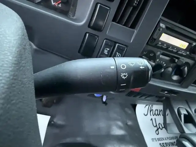 2018 isuzu NPR 16 Foot Flat Deck in Heavy Trucks in Richmond - Image 19