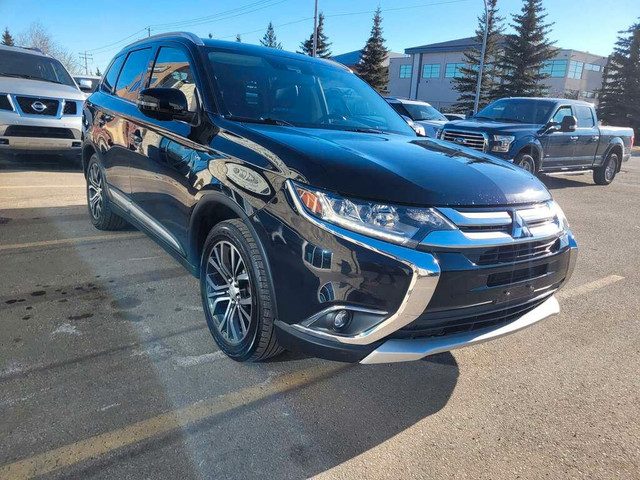 2017 Mitsubishi Outlander S-AWC/4X4/GT/LEATHER/SUNROOF/BACK UP C in Cars & Trucks in Calgary - Image 4