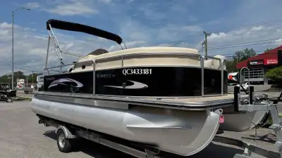 CYPRESS CAY Cypress Cay 210 2012 ????️✨ À VENDRE : Ponton Cypress Cay Seabreeze 210 — 2012 — 21’ — 2...