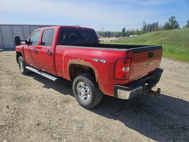 2010 Chevrolet Silverado in Cars & Trucks in Edmonton - Image 4